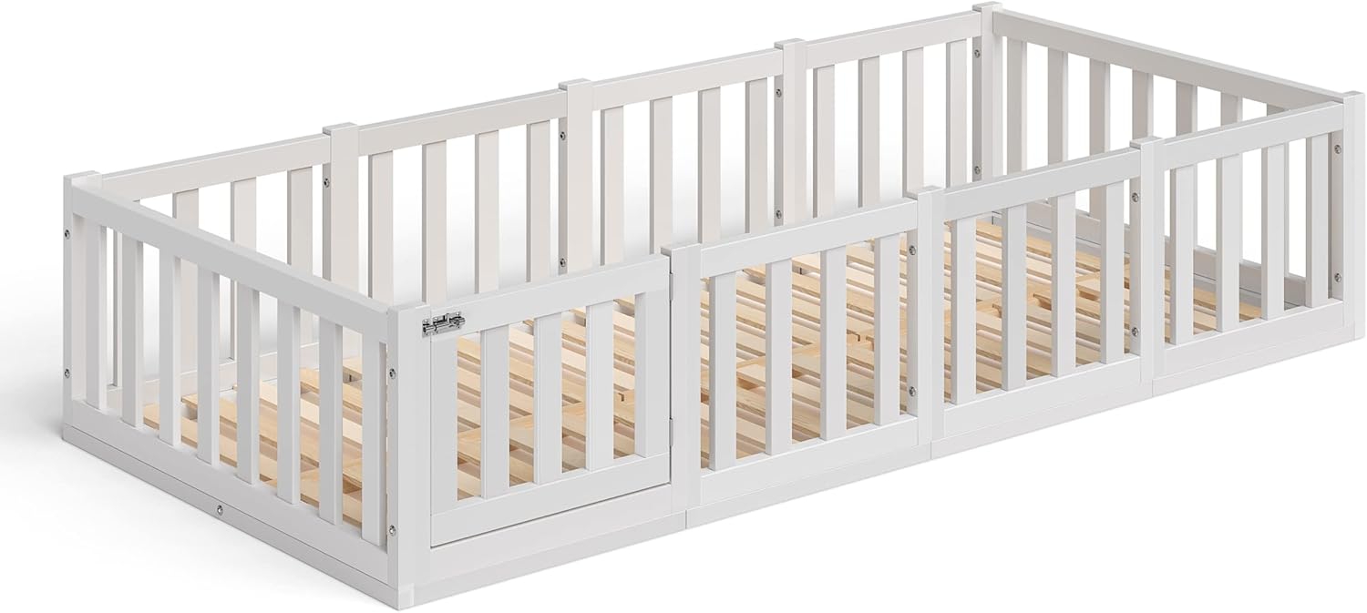 Bellabino Tapi Bett 90x200 cm, Kinderbett mit Rausfallschutz und Tür, inklusive Lattenrost, Montessori Bodenbett für Jungen und Mädchen aus Kiefer Massivholz, weiß lackiert, Bed